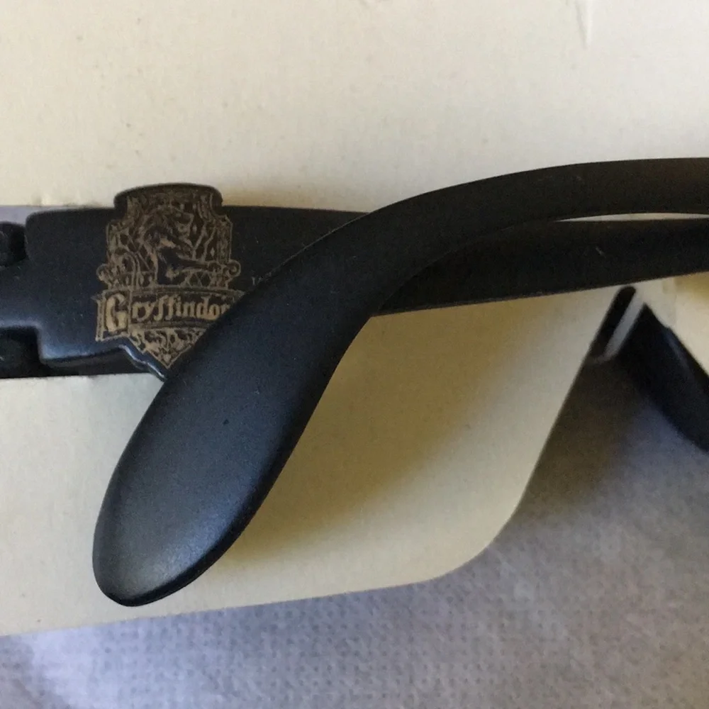 NWT Harry Potter Gryffindor sunglasses